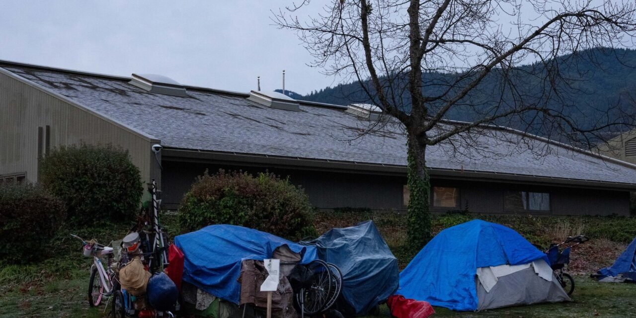 Migrants and End of Covid Restrictions Fuel Jump in U.S. Homelessness