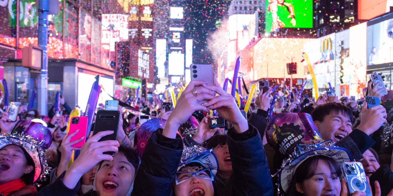 $850 for a Table at Applebee’s? Welcome to Times Square on New Year’s Eve.