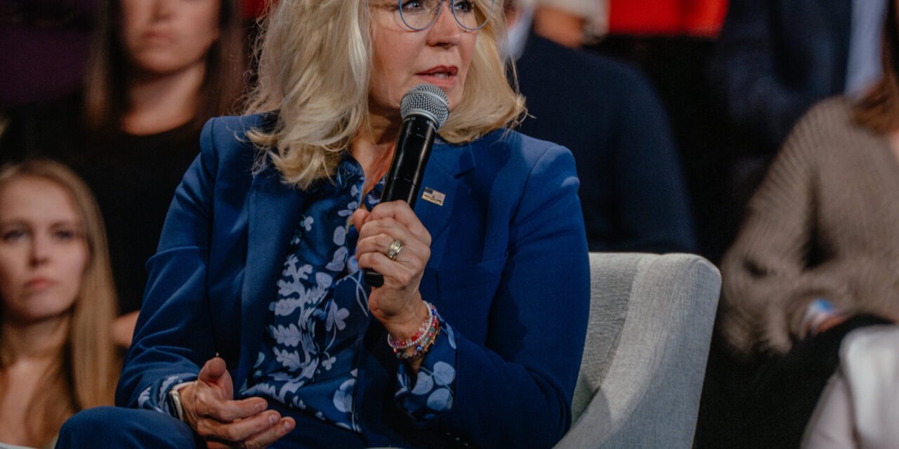 Liz Cheney Is Among 20 Chosen to Receive Presidential Citizens Medal