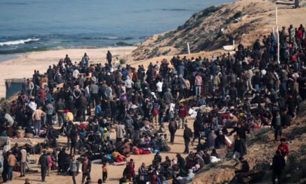 Israel Blocks Gazans From North, Accusing Hamas of Cease-Fire Breach