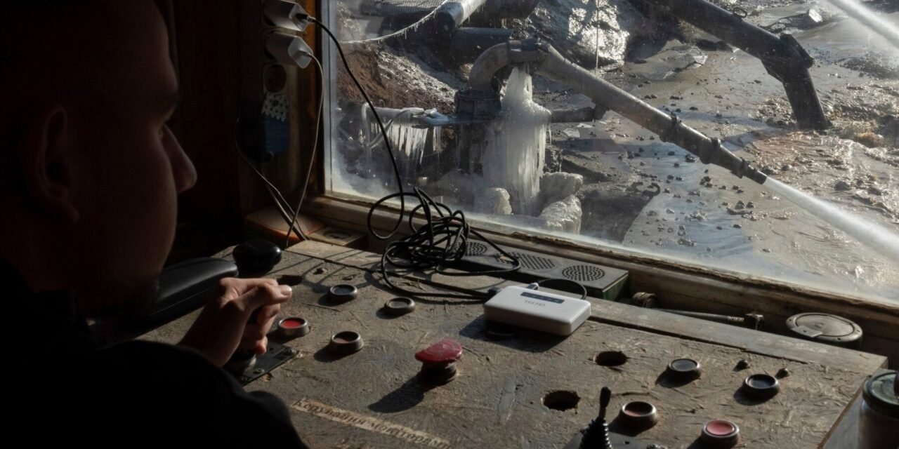 U.S.-Ukraine Minerals Deal Draft Features Vague Reference to Security Guarantees