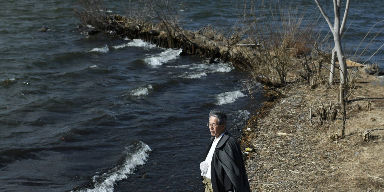 In Japan, an Iceless Lake and an Absent God Sound an Ancient Warning