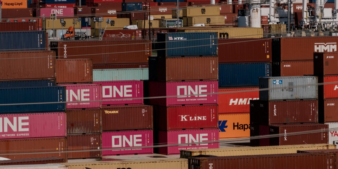 Trump Declines to Rule Out Recession as Tariffs Begin to Bite