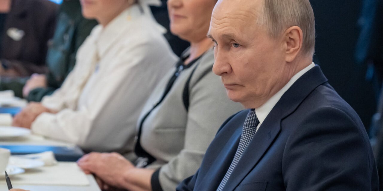 Putin Is ‘Carefully Studying’ Proposed Ukraine Cease-Fire