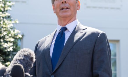 Bessent Takes Tricky Center Stage as Trade Wars Roil U.S. Economy