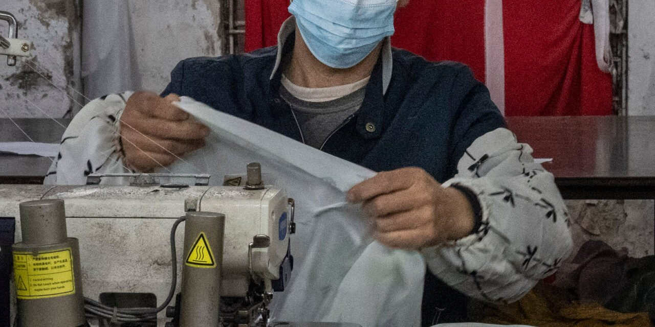Trump Officials Warn of Tariff Pain as Price Increases Loom and Stocks Tumble