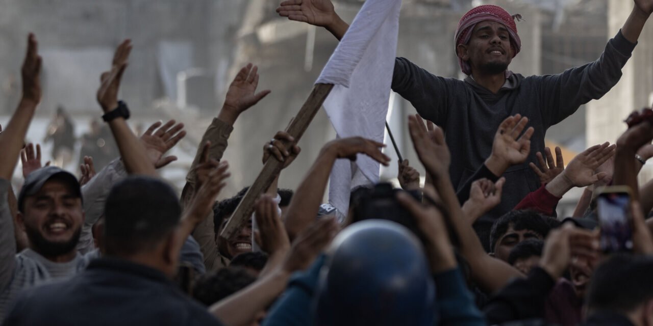 Protesters in Gaza Call on Hamas to Step Aside