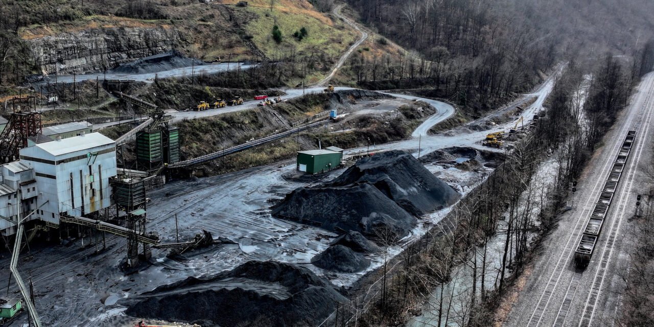 Trump to Sign Order Aimed at Reviving a Struggling Coal Industry