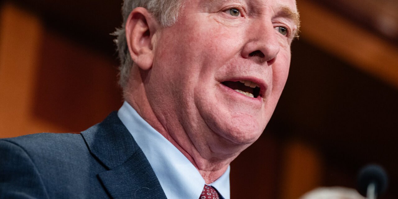 Senator Chris Van Hollen Heads to El Salvador to Check on Deported Immigrant