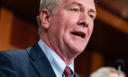 Senator Chris Van Hollen Heads to El Salvador to Check on Deported Immigrant