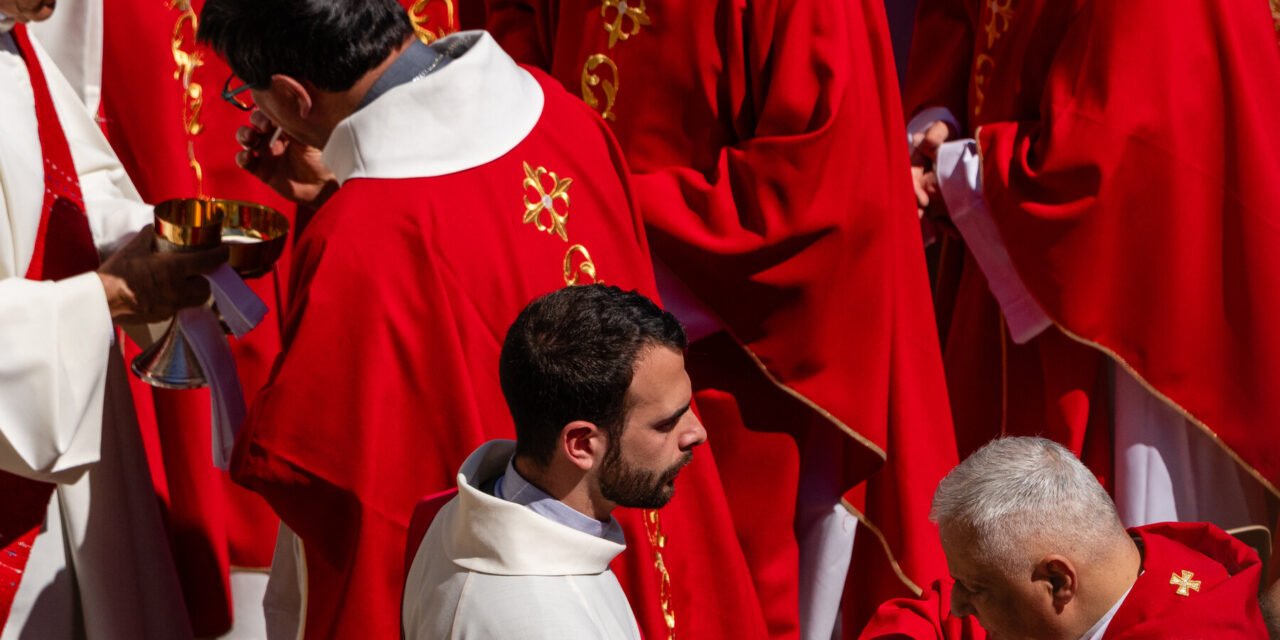 One Key to a Successful Campaign for Pope? Act Like You’re Not Campaigning.