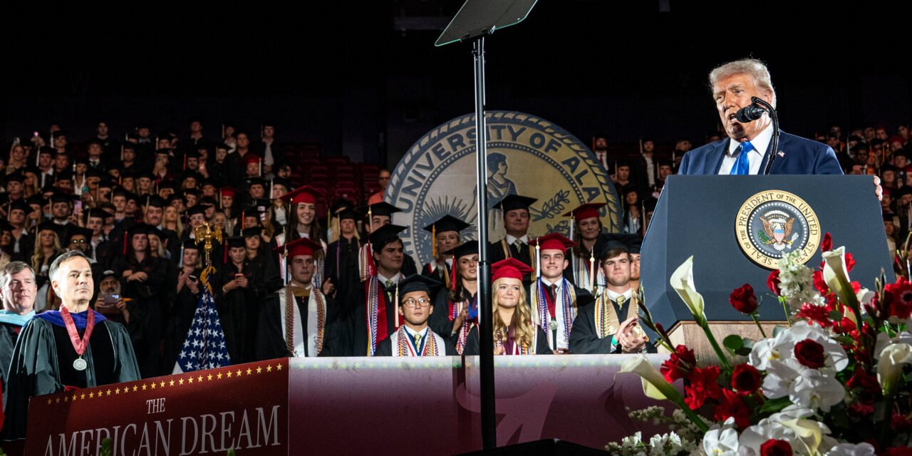 In Alabama Commencement Speech, Trump Mixes In the Political