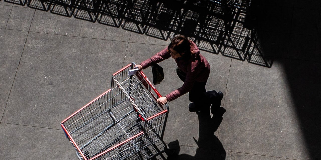 Are We Headed for Recession? Economists Look Everywhere for Signs.