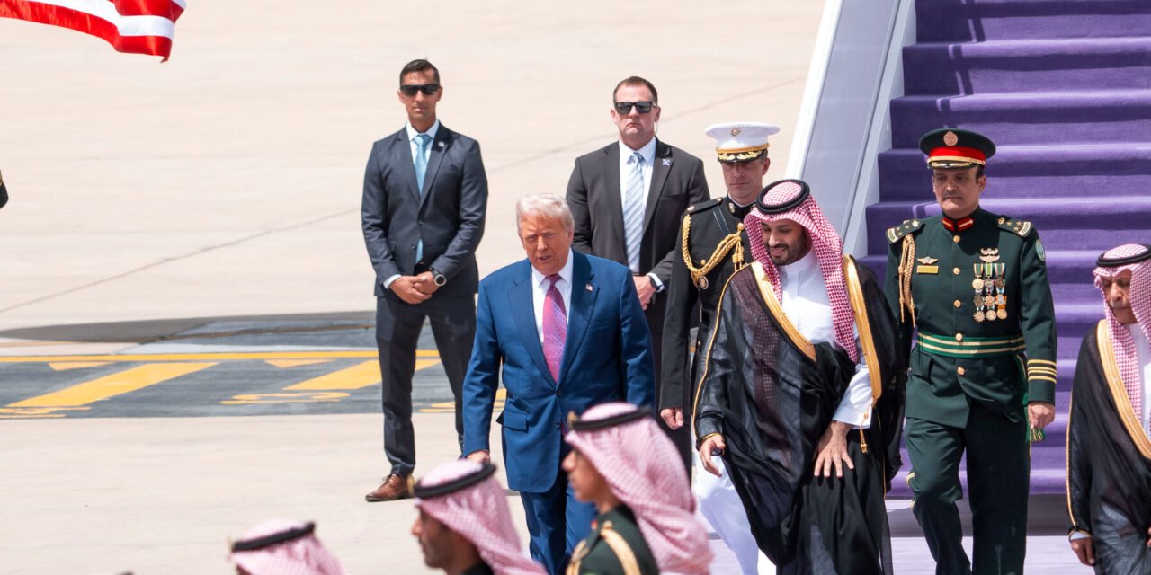 Saudis Greet Trump to His Tastes, With Pomp, Opulence and Real Estate