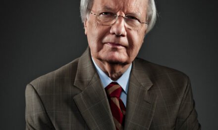 Bill Moyers, Presidential Aide and Veteran of Public TV, Dies at 91