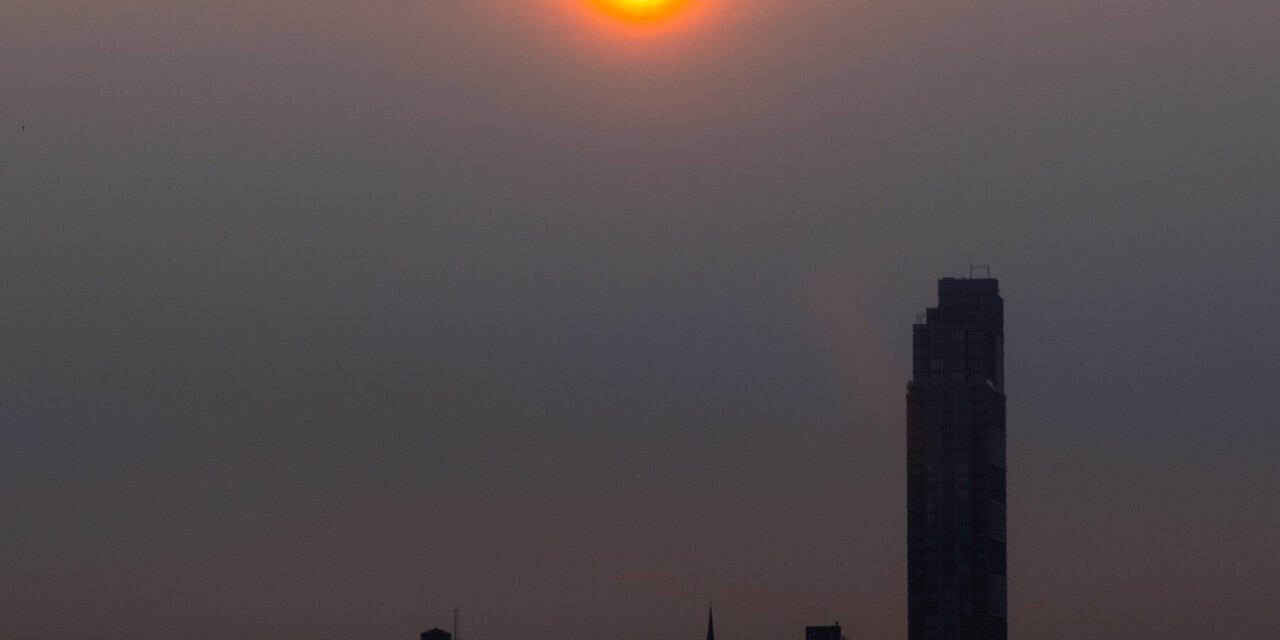 Eastern U.S. Is Shrouded in Smoke From Canadian Wildfires and Saharan Dust