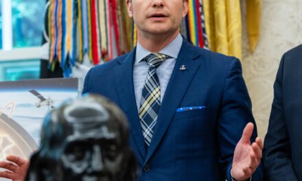 Newsom Criticizes Hegseth for Saying Marines Could be Mobilized in California