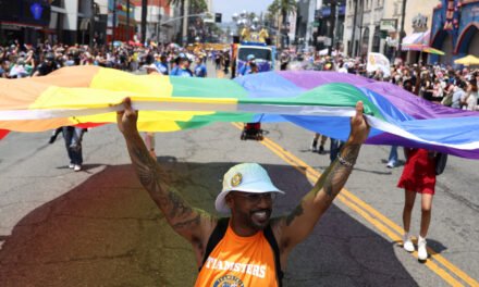 Not far from the clashes between agents and protesters, life goes on in Los Angeles.