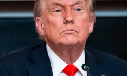 Trump Aides Urge Court to Spare Tariffs as They Dismiss Worries in Public