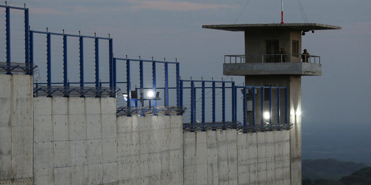 Justice Dept. Seeks to Pause Ruling Ordering Due Process for Deported Venezuelans