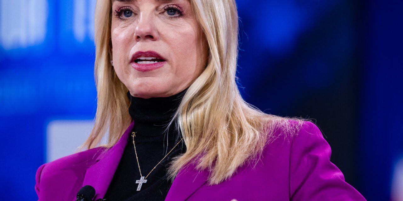Trump Administration Sues New York Over Law Barring ICE From Courthouses