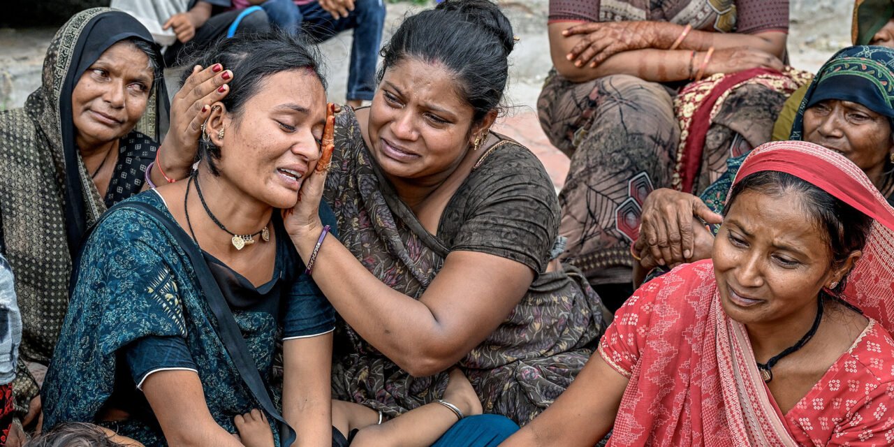 Grieving Relatives of India Air Crash Victims Wait for Bodies to Be Identified