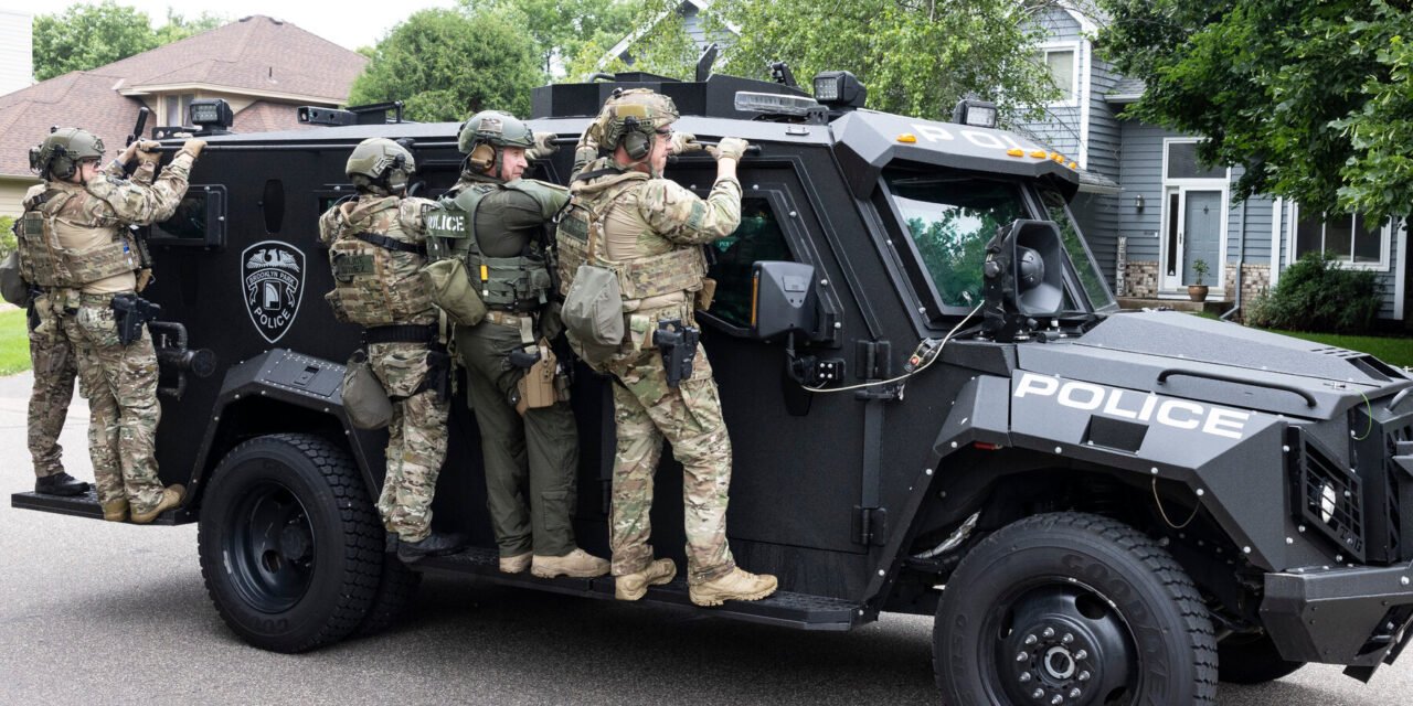 How a manhunt works, according to security experts.