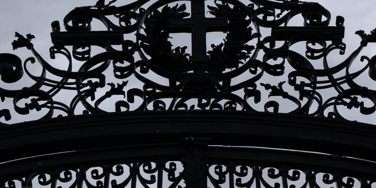 Behind Closed Doors, Harvard Officials Debate a Risky Truce With Trump