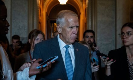 Senate Narrowly Passes Trump’s Policy Bill Amid Deep G.O.P. Divisions