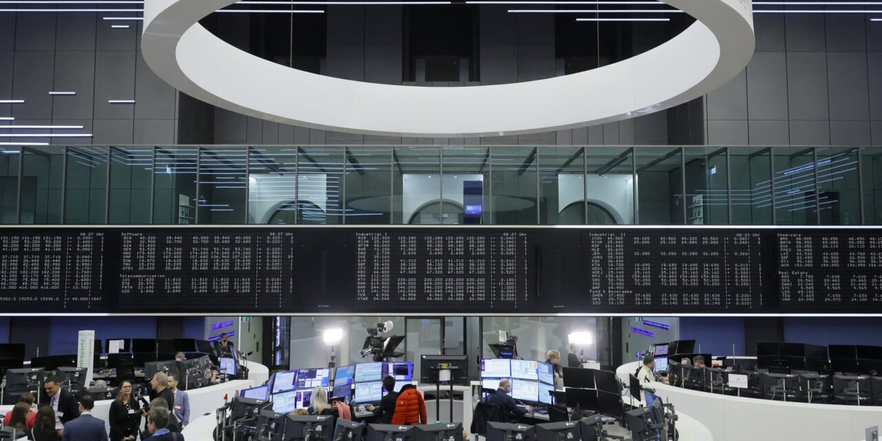 Stocks Wobble on Trump’s Latest Tariff Threats