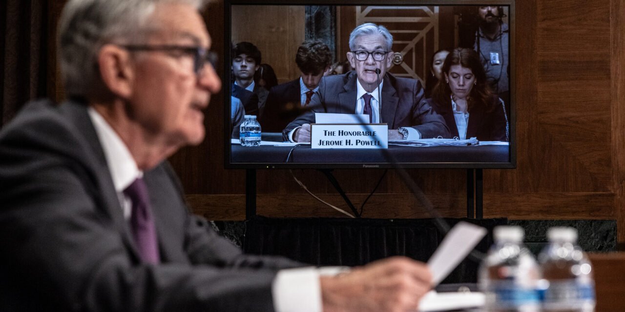 White House Keeps Pressure on Powell Over Rate Cuts and Renovations