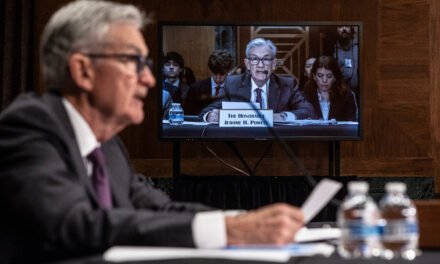 White House Keeps Pressure on Powell Over Rate Cuts and Renovations