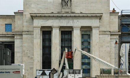 Trump to Visit Federal Reserve As Campaign Against Powell Intensifies