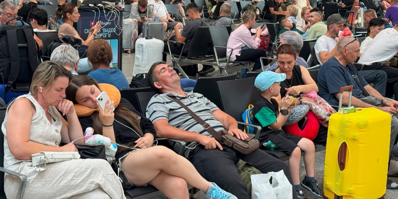 Pro-Ukrainian Hackers Claim Cyberattack as Aeroflot Grounds Flights