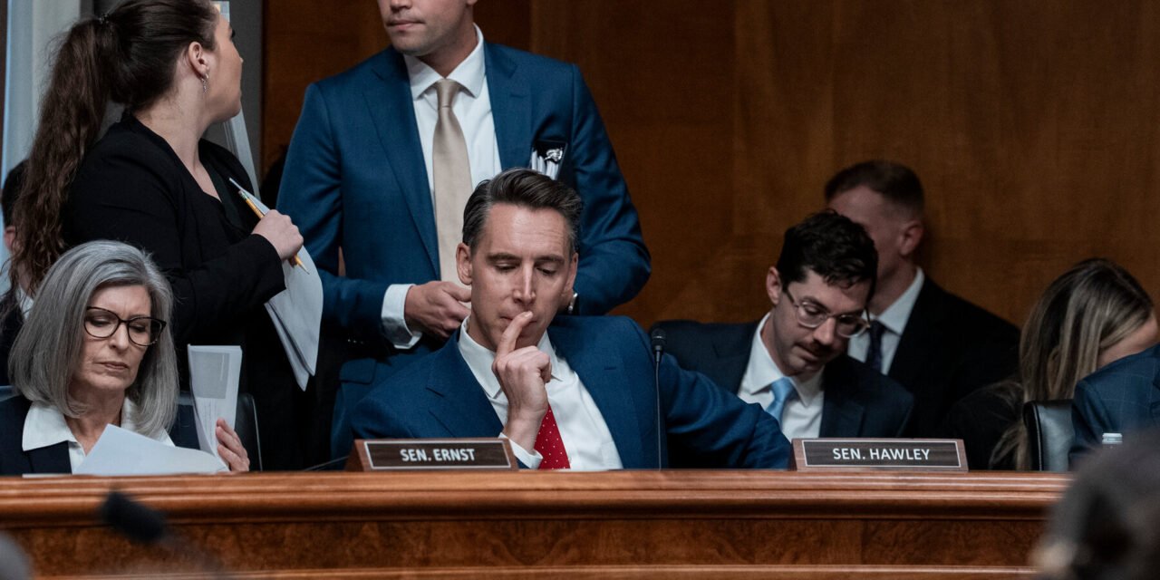 Bill Barring Stock Trading for Congress Advances With Trump Carve-Out