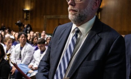 In Budget Logs It Tried to Hide, White House Wrests More Control Over Spending
