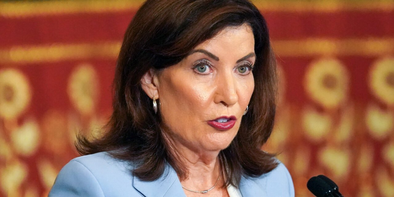 With Texans in Tow, Hochul Vows to Redraw New York’s House Maps