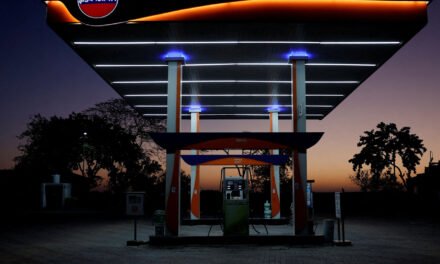 Trump to Double India’s Tariff to 50% Over Russian Oil Purchases
