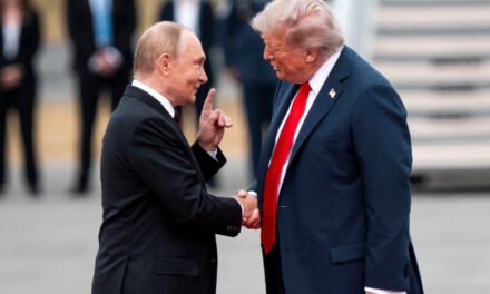 Trump Welcomes Putin With B-2 Fighter Jet Flyover and Red Carpet