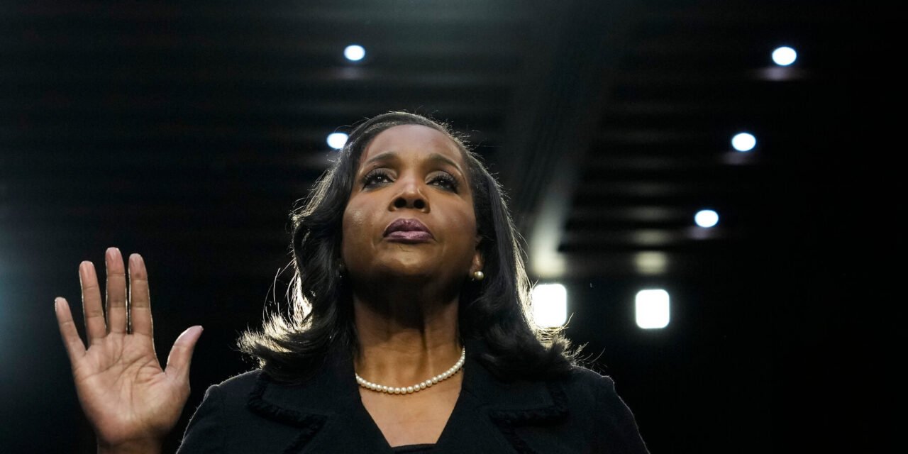 Can Trump Fire a Fed Governor? What to Know as He Moves to Remove Lisa Cook