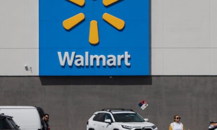 Walmart Sees Sales ‘Momentum’ Despite Tariffs