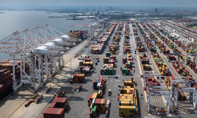 Trump Asks Supreme Court to Allow His Sweeping Tariffs