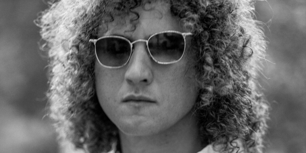 A Novelist Asks: Am I Bob Dylan’s Son?